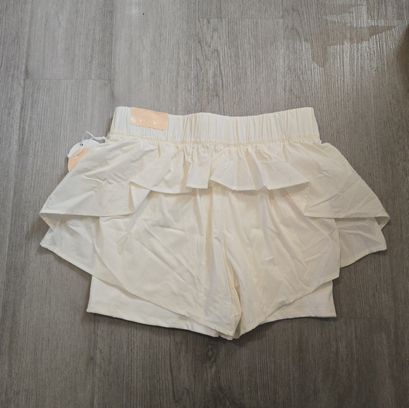 NWT Blogilates Cream Ruffle Short, SIZE S - Picture 10 of 12